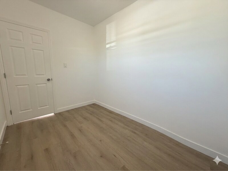 Building Photo - 359 W Amar St