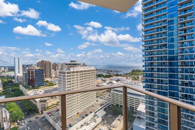 Building Photo - Sky Ala Moana (West) #3001 - Fully furnished 2 BR/2 BA/2 parking