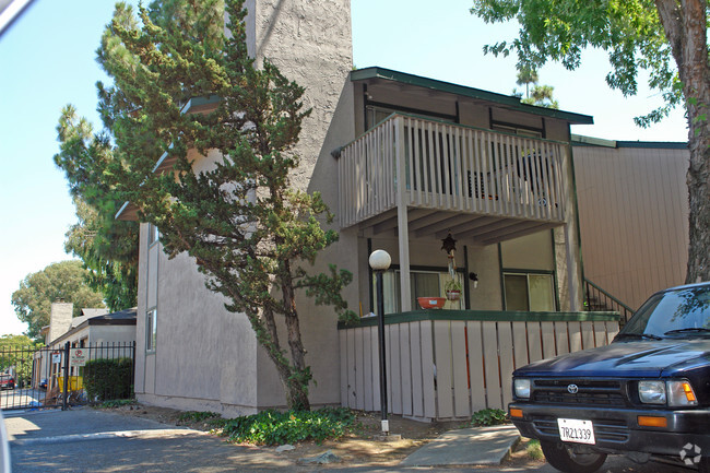 Building Photo - Beechwood Commons