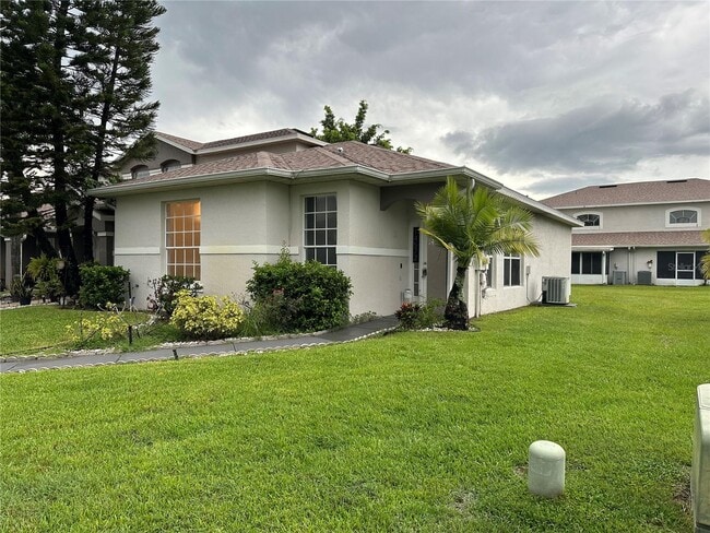 Building Photo - 14572 Laguna Beach Cir