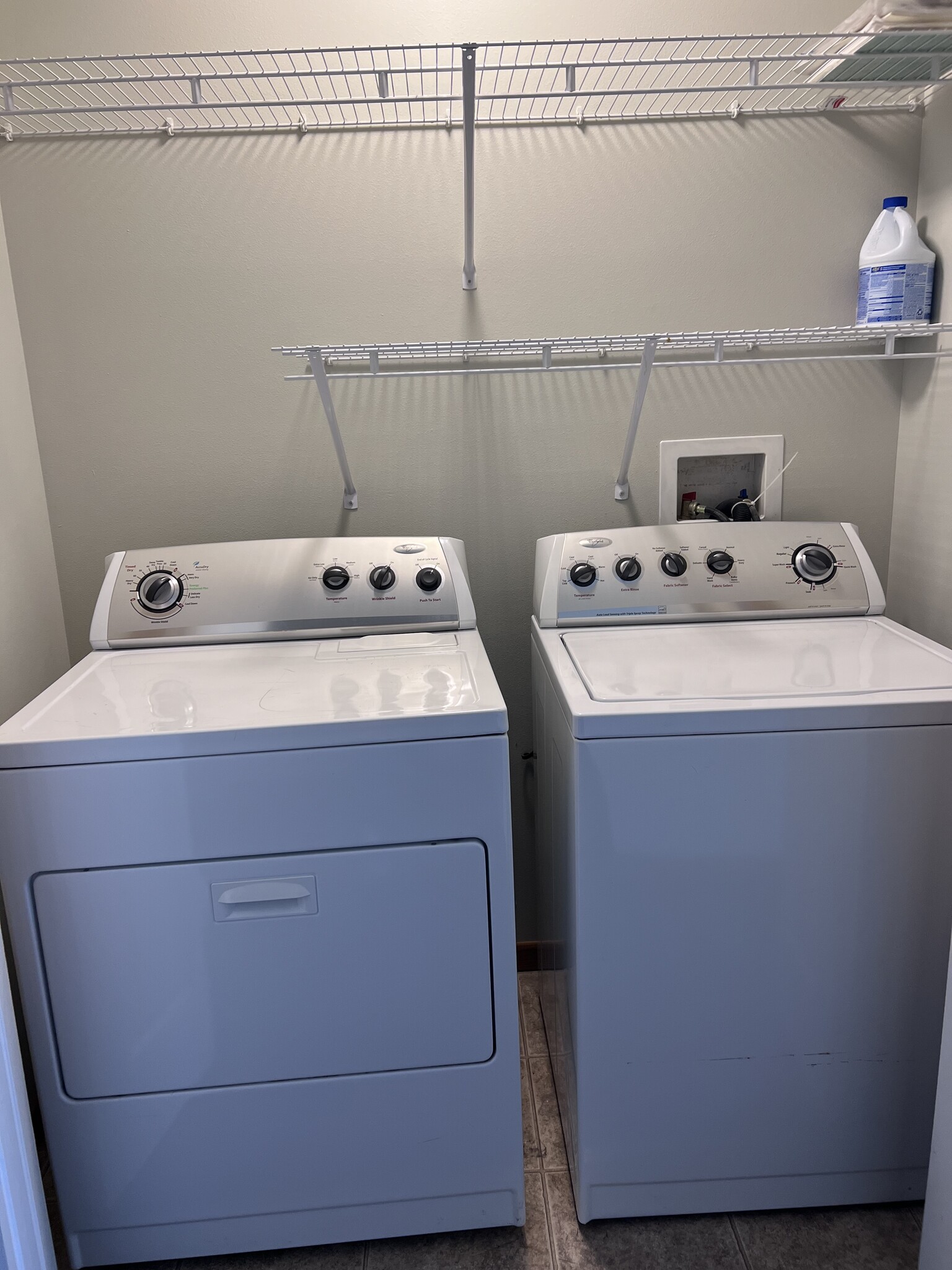 Building Photo - 4924 S Klein Ave