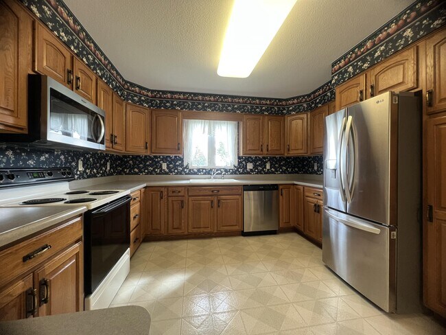 Building Photo - 312 E Main St