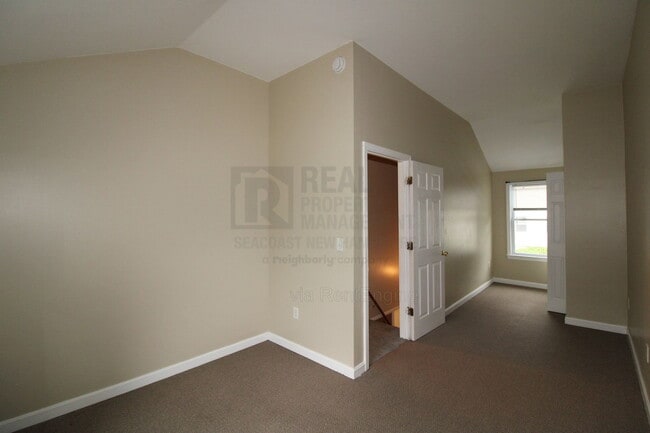 Building Photo - 4 Bicknell St