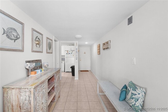 Building Photo - 10044 S Ocean Dr