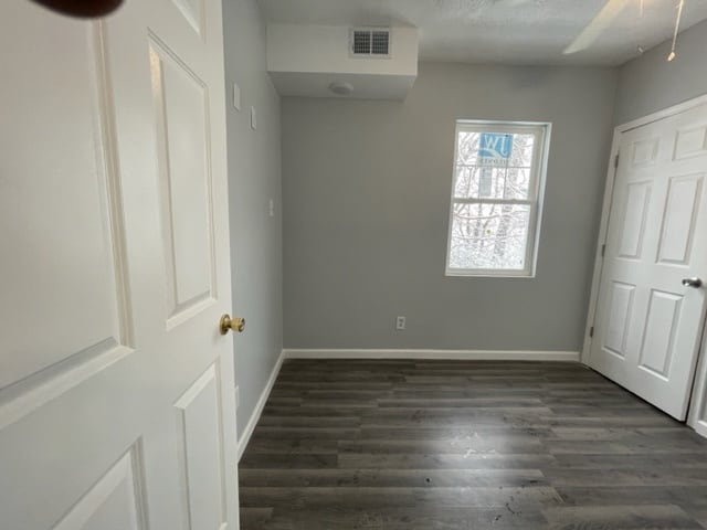 Building Photo - 809 S George Ave