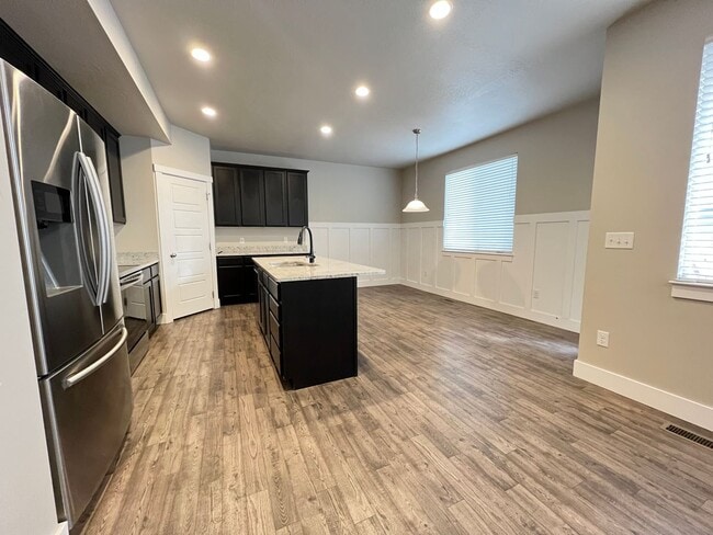 Building Photo - Coming soon! 3 Bedroom/2.5 Bathroom Townho...