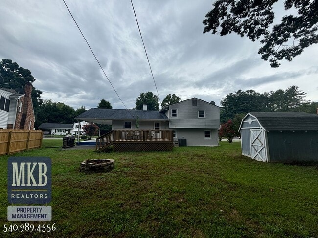 Building Photo - 3158 Galloway Dr