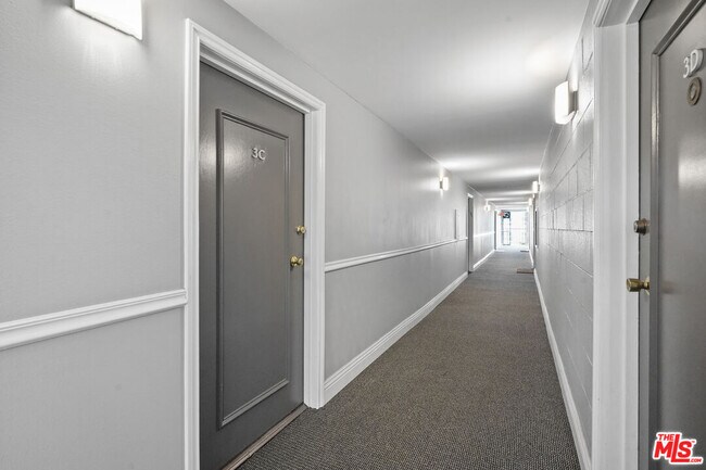 Building Photo - 10966 Rochester Ave