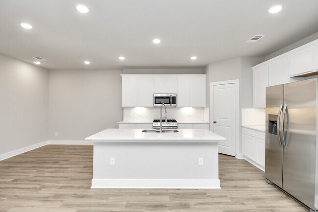 Building Photo - 21034 Shore Oak Dr