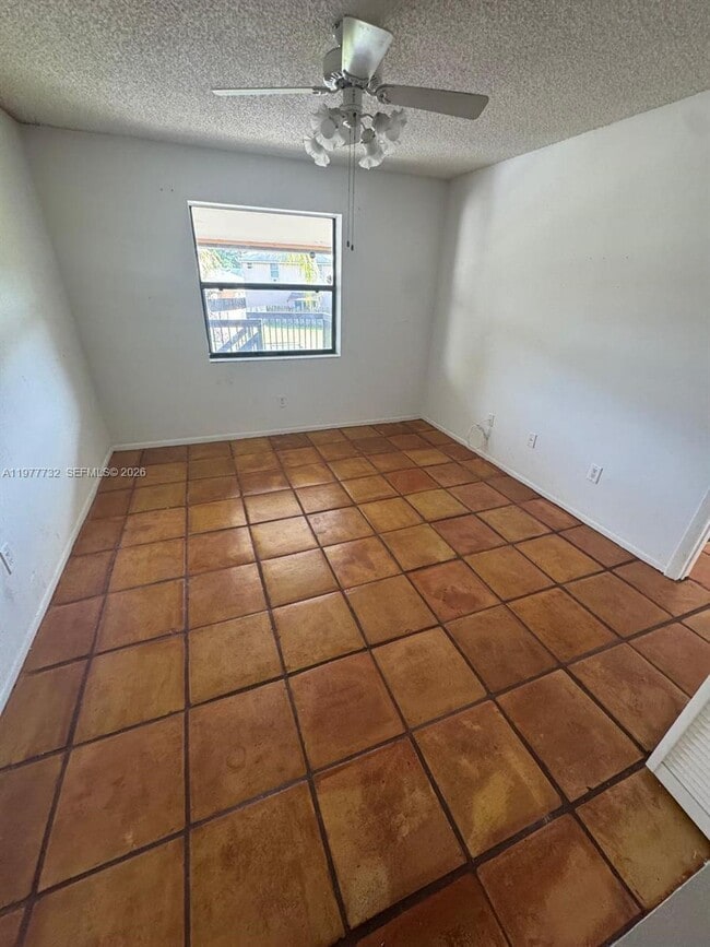 Building Photo - 6031 Shaker Wood Cir