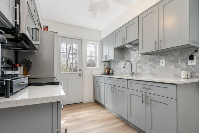 Building Photo - Youngs Drive