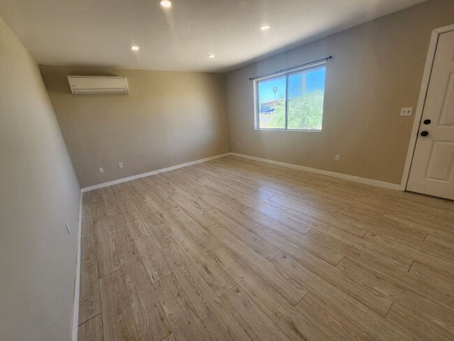 Building Photo - **COMING SOON** 2 Bedroom 2 Bath House near Downtown