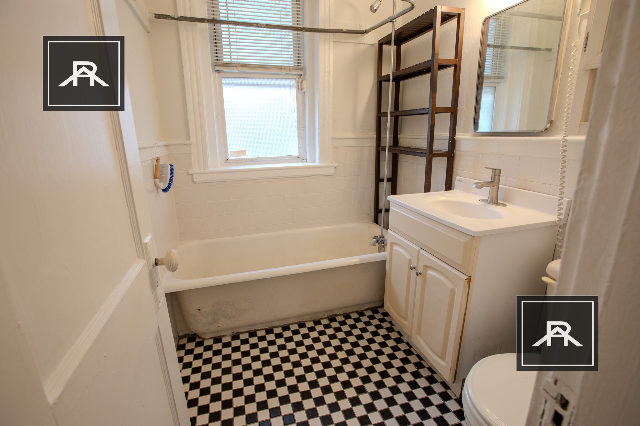 Building Photo - 28 Quint Ave