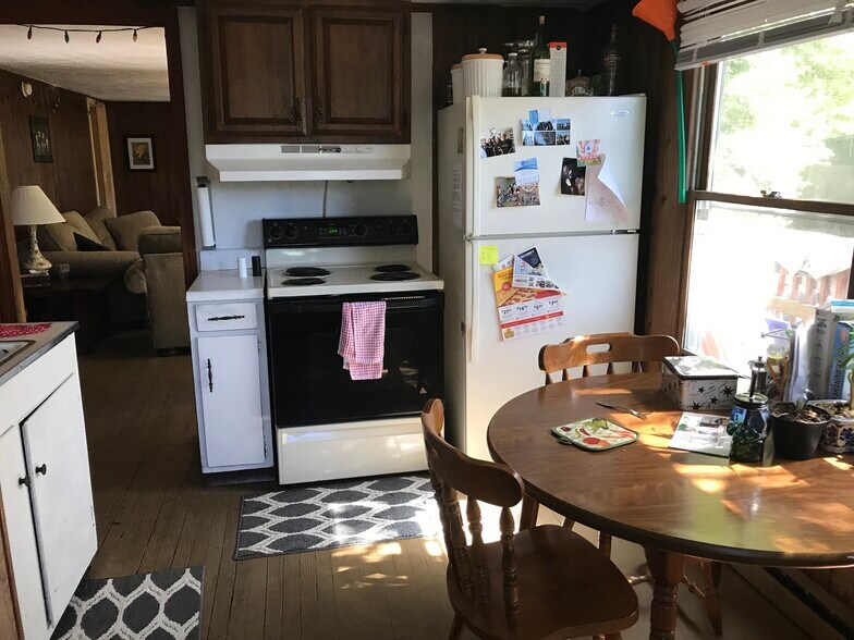 Building Photo - 2742 US Highway 421 N