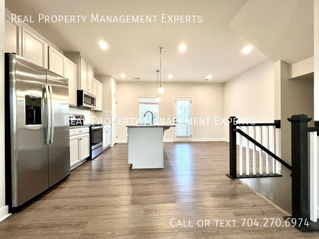 Building Photo - 1609 Aspire St