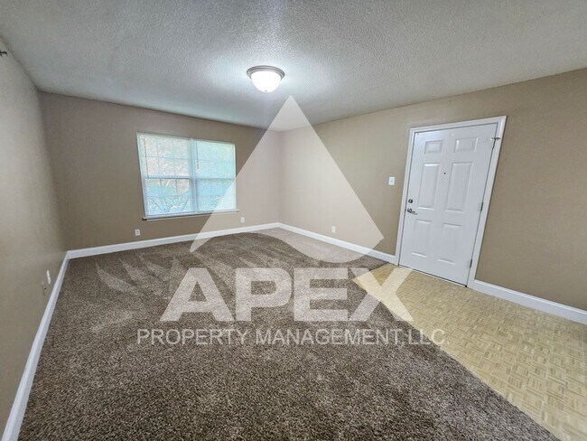 Building Photo - MOVE-IN SPECIAL,NO RENT TIL APRIL 1ST! - AVALON APARTMENT HOMES---NICE--2BD - 1BA Apartment off T...