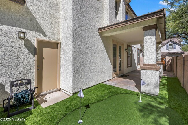 Building Photo - 2732 N Neruda Ln