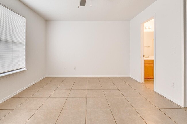 Building Photo - 913 SW 153rd St