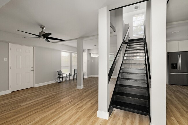 Building Photo - 314 Short St