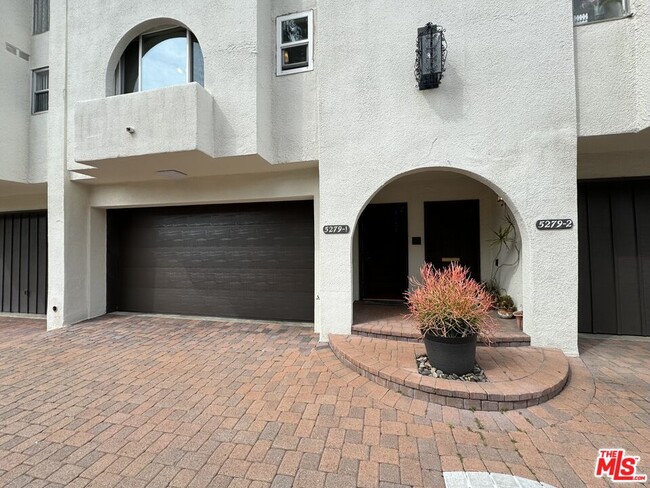 Building Photo - 5279 Newcastle Ave