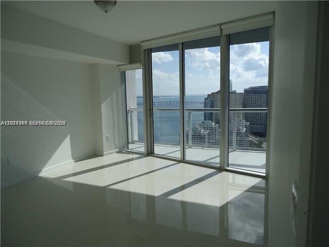 Building Photo - 495 Brickell Ave