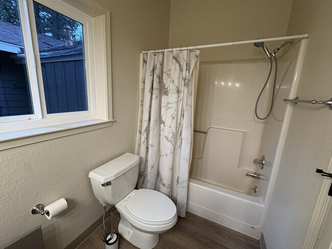 Building Photo - 3 bedroom cabin with carport