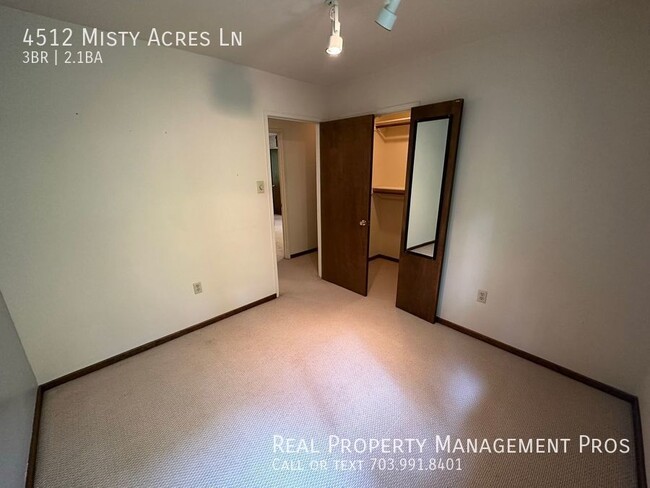 Building Photo - 4512 Misty Acres Ln