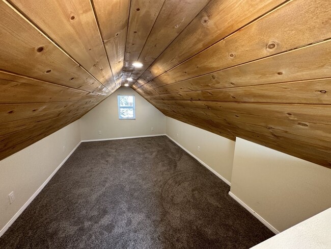 Building Photo - Updated 2 bedroom Home on Sugar Pine