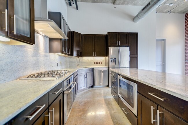 Building Photo - 1111 Studewood St