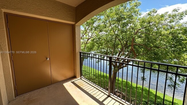 Building Photo - 160 SW 117th Terrace