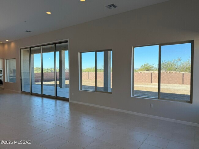 Building Photo - 5981 East Calle Agua Verde