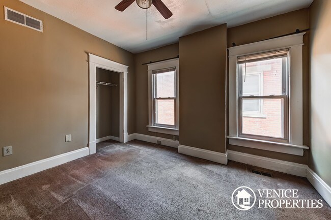 Building Photo - 2168 Summit St