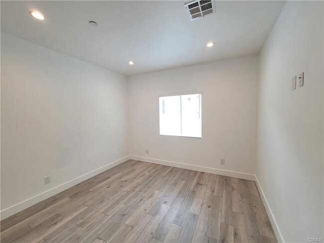 Building Photo - 5726 Cartwright Ave