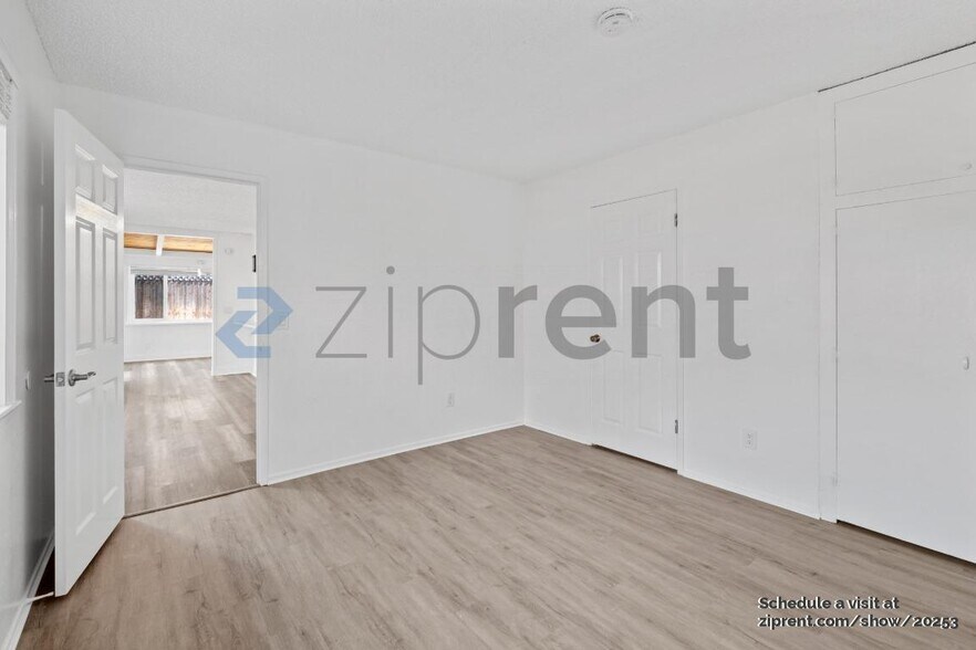 Building Photo - 127 11th St
