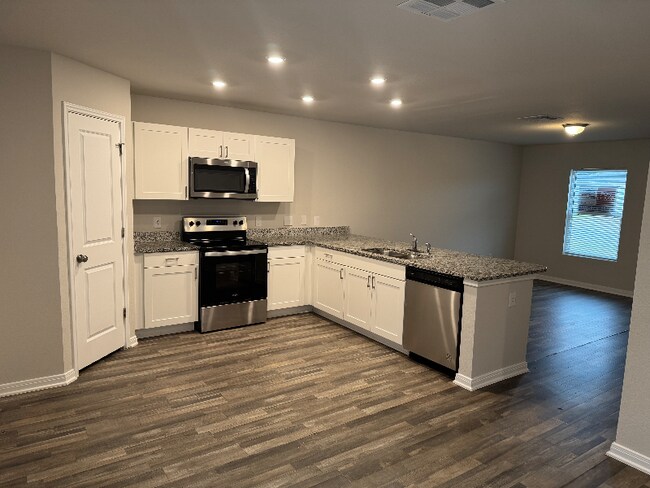 Building Photo - 15520 Taylorcrest Dr