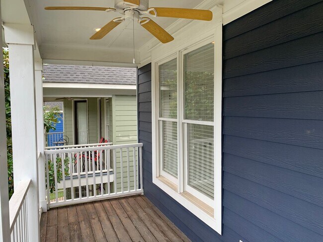 Building Photo - AVAILABLE NOW