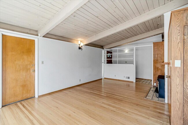 Building Photo - 3 Bedroom 2 Bath Home located in Palo Alto's Palo Verde Neighborhood!