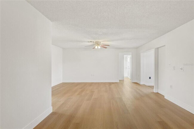 Building Photo - 7012 Pin Cherry Ln