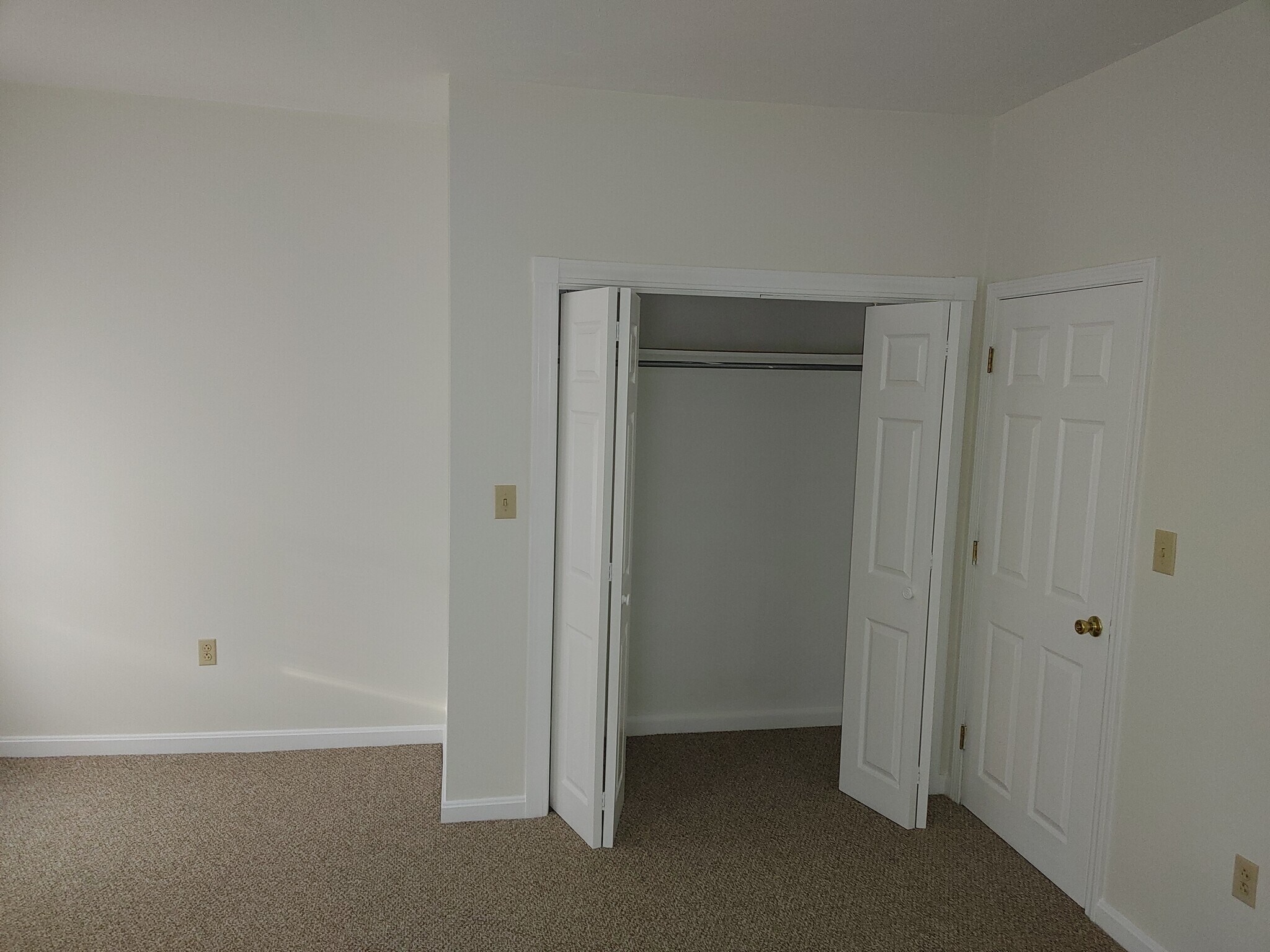 Building Photo - 15 Barstow Ave