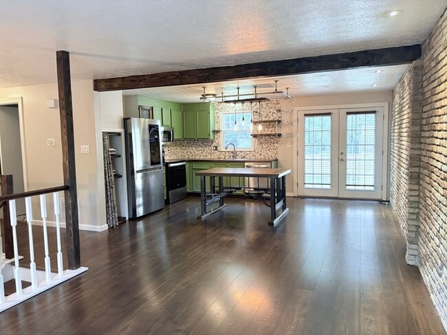Building Photo - Charming 3 beds 2 baths in Columbus!