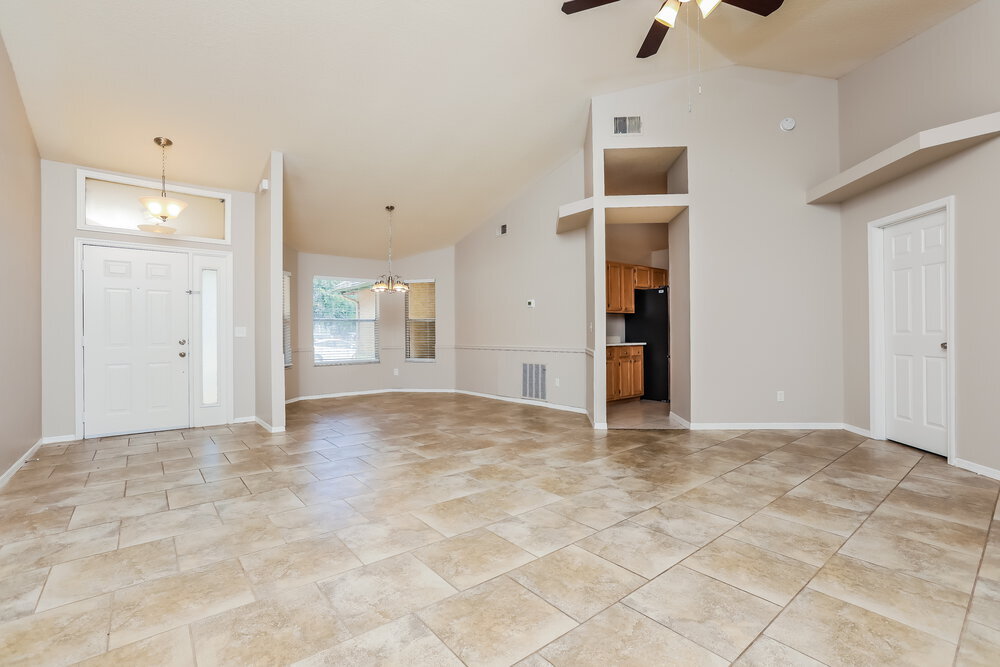 Building Photo - 2523 Dovetail Dr