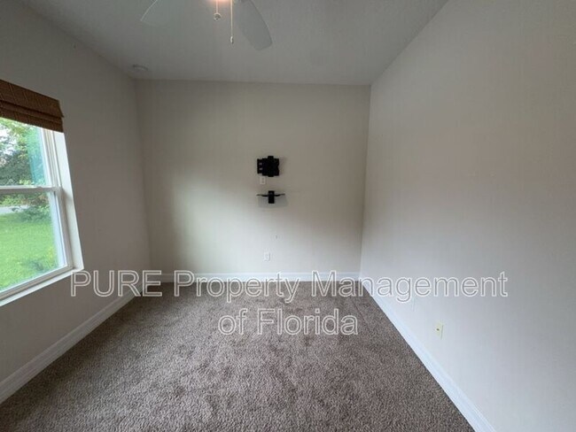 Building Photo - 13831 SW 33rd Terrace