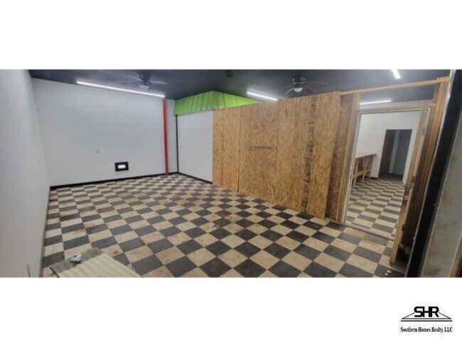 Building Photo - 451 S Old Corry Field Rd