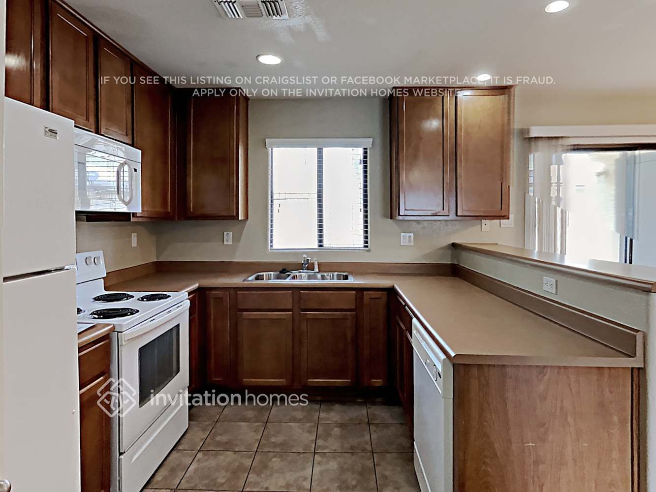 Building Photo - 7801 N 44th Dr