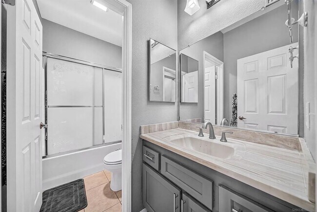 Building Photo - 1166 Brookmeade Cir