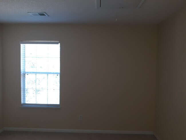 Building Photo - Charming 2 Story Home in Northeast Columbia!