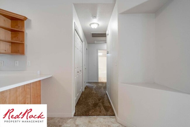 Building Photo - 3 Bed 2 Bath, 2 Car Garage with a Fully Fe...