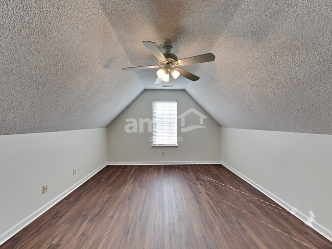 Building Photo - 1374 Siskin Dr