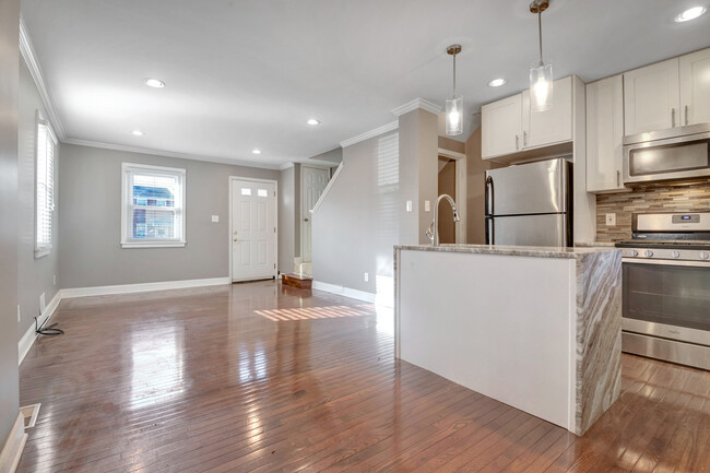 Primary Photo - Charming 2 Bedroom Home in Washington DC Ã...