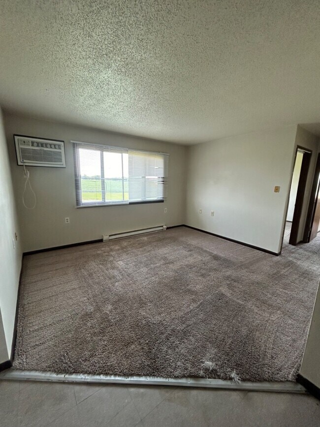 Building Photo - 303 Ilion Ave